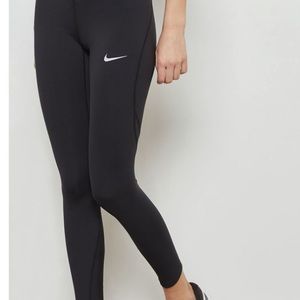 Nike epic lux mid rise black leggings